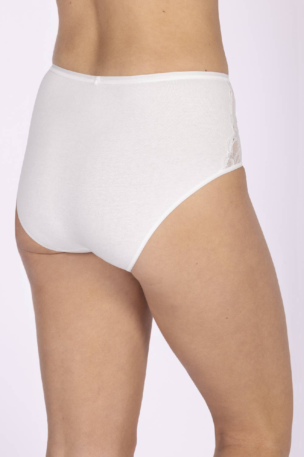 Nina Von C. Taillenslip