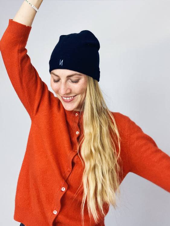 Nonoi Studio DUNKELBLAU MÜTZE "JAKARTA" AUS KASCHMIR // UNISEX