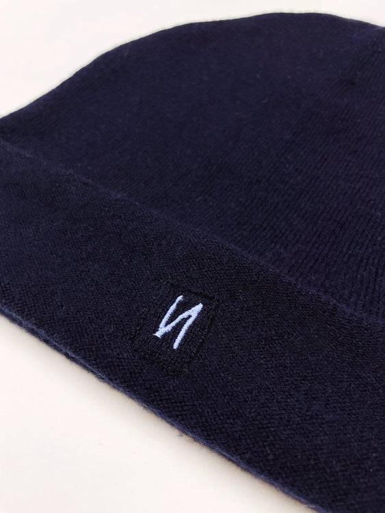 Nonoi Studio DUNKELBLAU MÜTZE "JAKARTA" AUS KASCHMIR // UNISEX