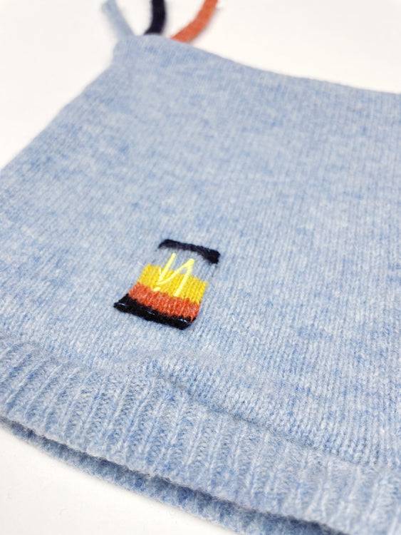 Nonoi Studio HELLBLAUE BABYMÜTZE "BLITZEN" AUS WOLLE MIT "ÖHRCHEN"