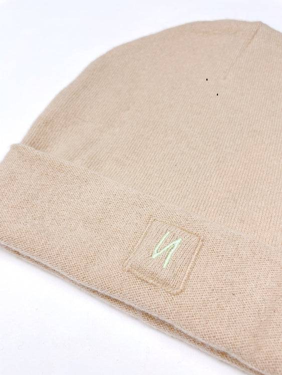 Nonoi Studio HELLBRAUNE MÜTZE "MILANO" AUS KASCHMIR // UNISEX