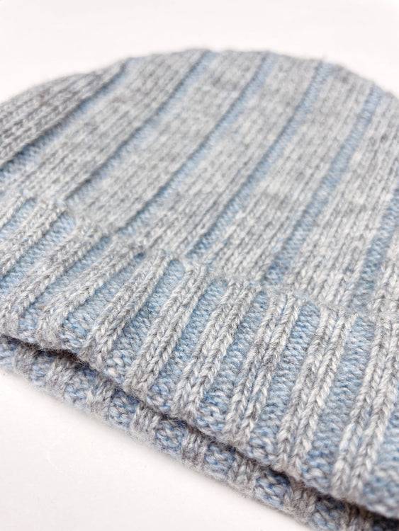 Nonoi Studio KINDERMÜTZE GRAU-HELLBLAU "LITTLE TAIPEH" AUS WOLLE