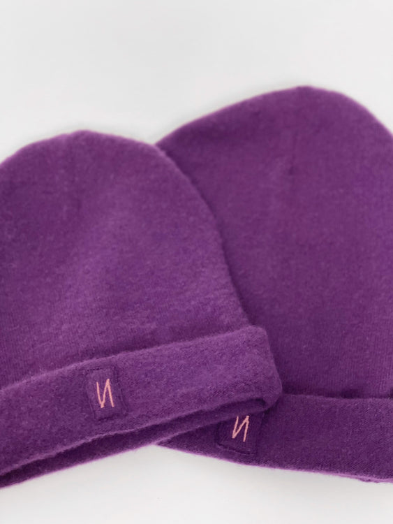 Nonoi Studio LILA KINDRMÜTZE "LITTLE BARCELONA" AUS WEICHEM KASCHMIR