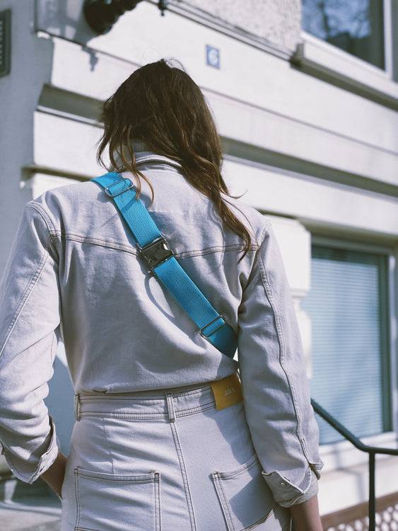 Nonoi Studio Bauchtasche BENT // Creme + Blau