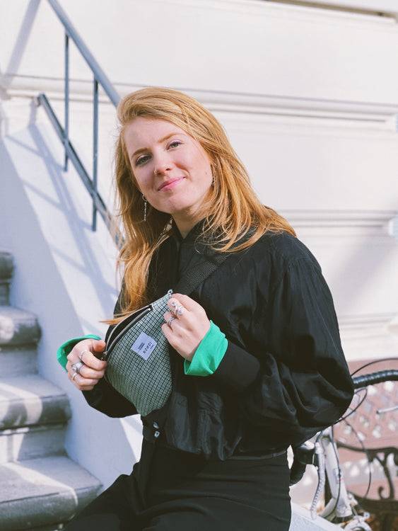 Nonoi Studio Bauchtasche BOBBY // Blau + Grün Kariert