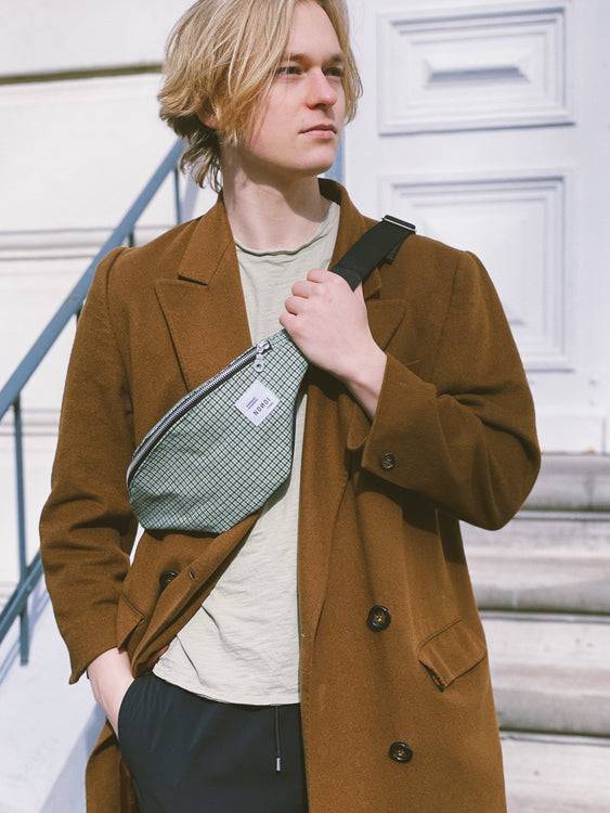 Nonoi Studio Bauchtasche BOBBY // Blau + Grün Kariert