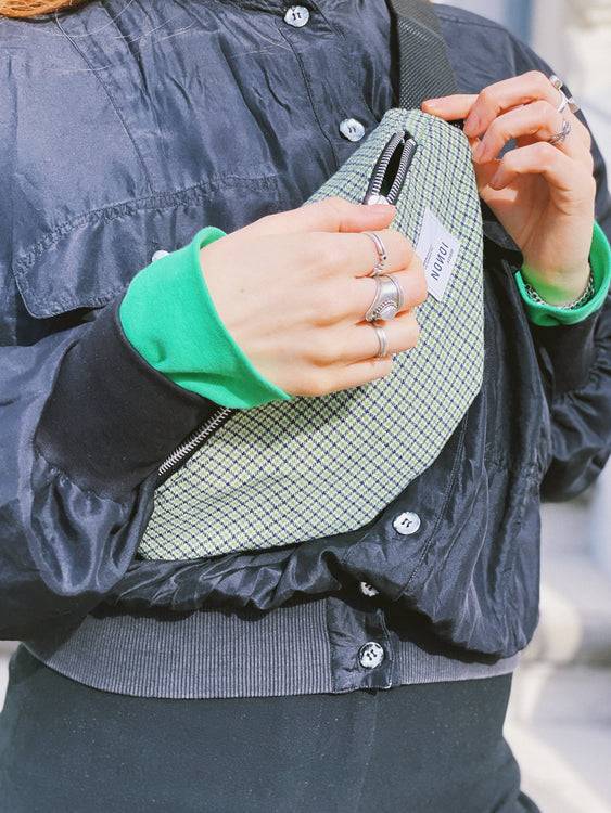 Nonoi Studio Bauchtasche BOBBY // Blau + Grün Kariert