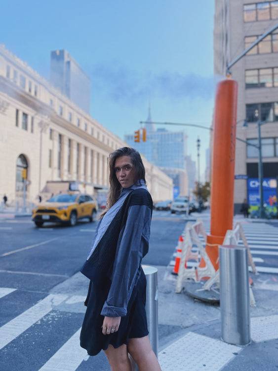 Nonoi Studio Blouson // Blau + Schwarz // Onesize