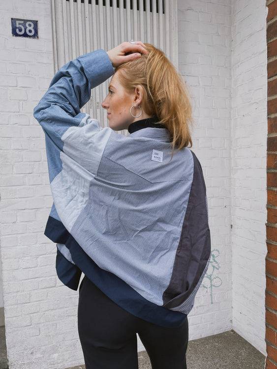 Nonoi Studio Blouson // Dunkelblau // Onesize
