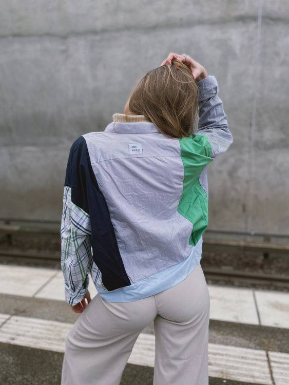 Nonoi Studio Blouson // Grün + Hellblau // Onesize