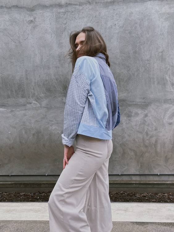 Nonoi Studio Blouson // Hellblau + Grau // Onesize