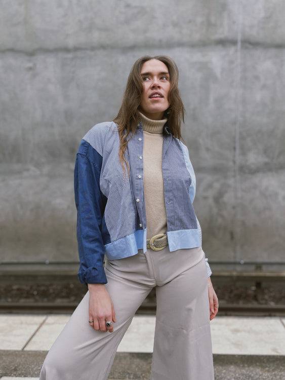 Nonoi Studio Blouson // Hellblau + Grau // Onesize