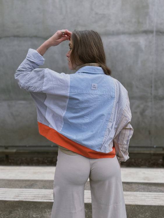 Nonoi Studio Blouson // Hellblau + Orange // Onesize