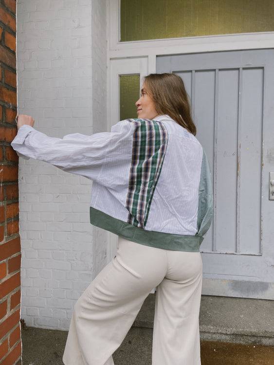 Nonoi Studio Blouson // Salbeigrün // Onesize