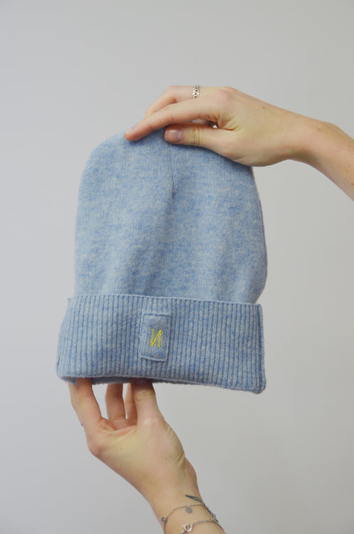 Nonoi Studio HELLBLAUE MÜTZE " GERA" AUS WOLLE