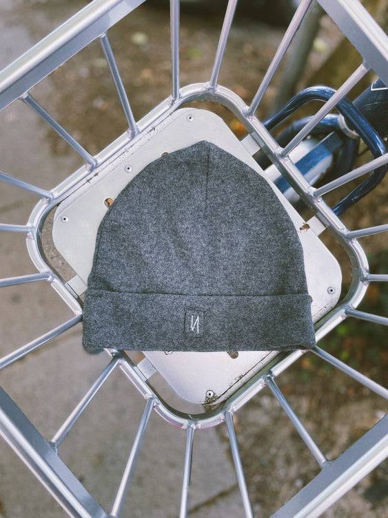 Nonoi Studio MÜTZE GRAU "ATULA" AUS WOLLE // UNISEX