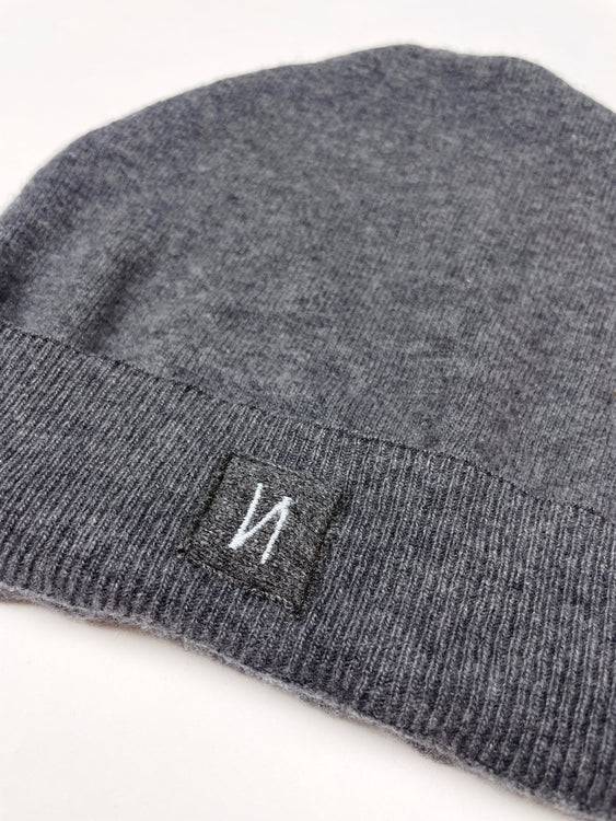 Nonoi Studio MÜTZE GRAU "ATULA" AUS WOLLE // UNISEX
