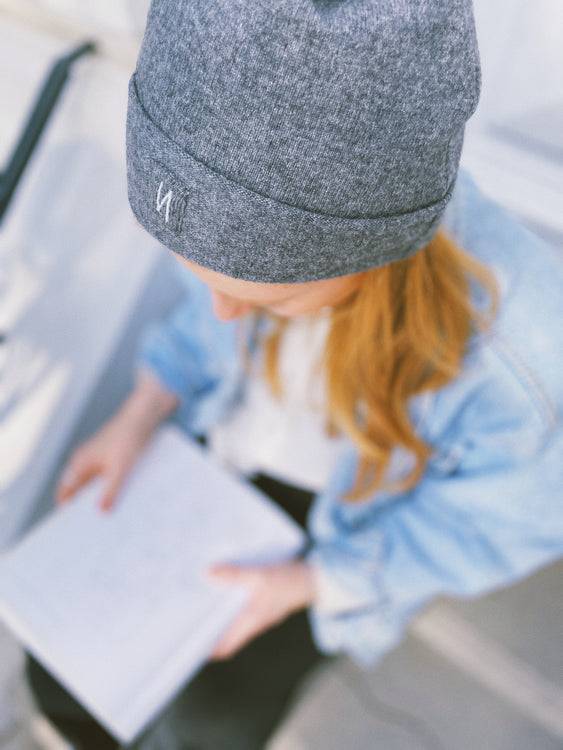 Nonoi Studio MÜTZE GRAU "ATULA" AUS WOLLE // UNISEX