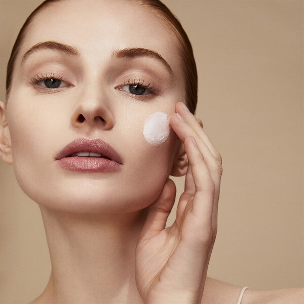 Clé De Peau Beauté Skin-Refining Clay Scrub - 90ml