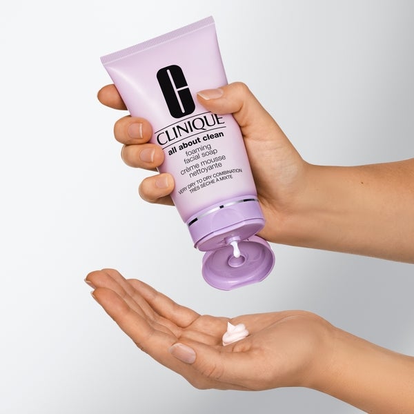 Clinique Schäumende Sonic Gesichts-Soap 150ml