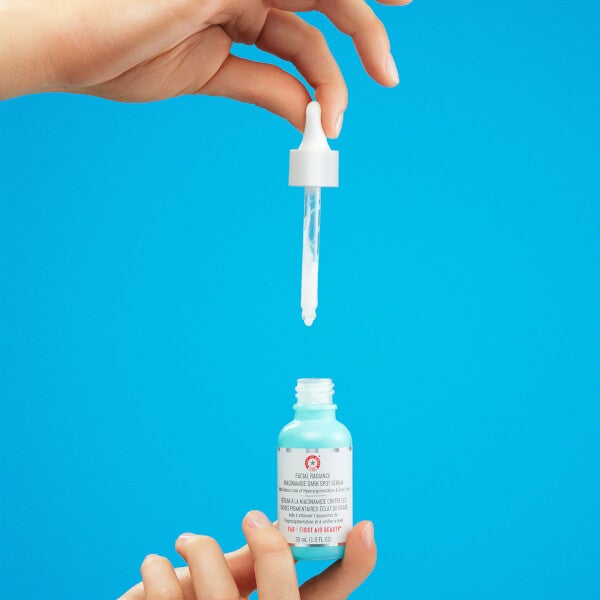 First Aid Beauty Facial Radiance Niacinamide Dark Spot Serum 28.3g