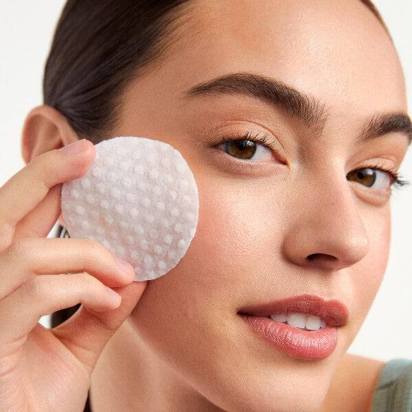 First Aid Beauty Facial Radiance Pads With Glycolic And Lactic Acids