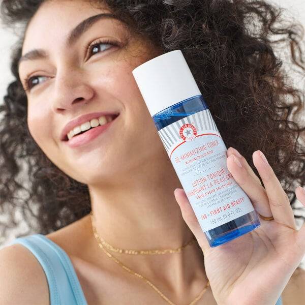 First Aid Beauty Oil-Minimizing Toner Mit Salicylsäure 150ml
