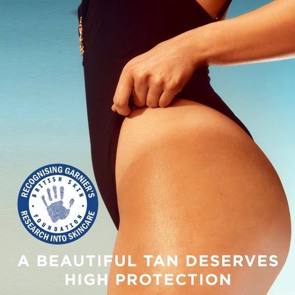 Garnier Ambre Solaire Ideal Bronze Invisible Tanning Spray For Face And Body SPF 30 150ml