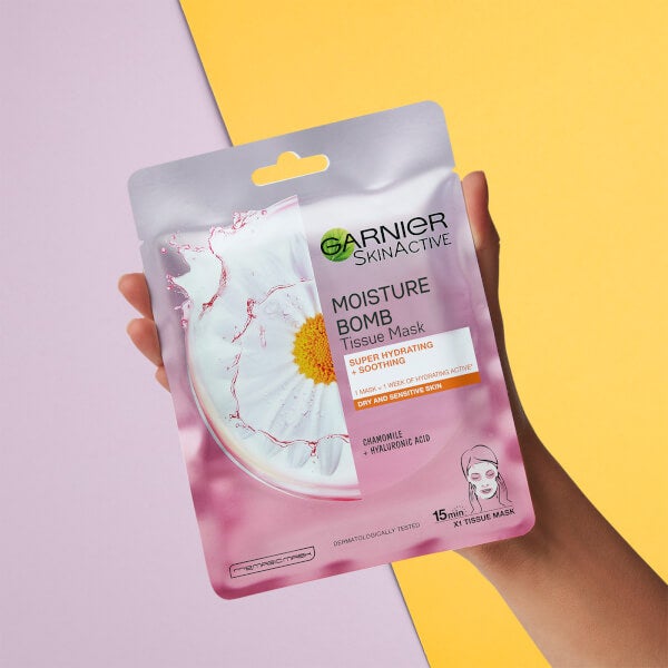 Garnier Moisture Bomb Camomile Hydrating Face Sheet Mask For Dry And Sensitive Skin 28g