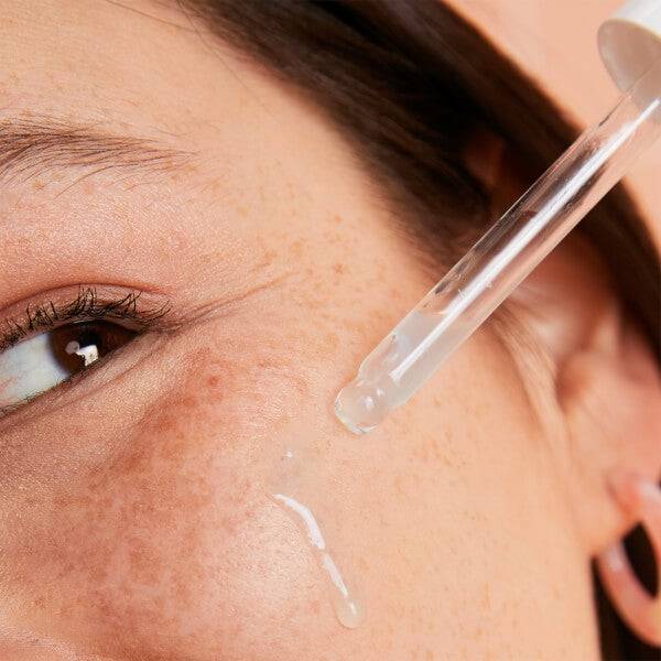 Isle Of Paradise HYGLO Hyaluronic Self-Tan Serum For Face 30ml