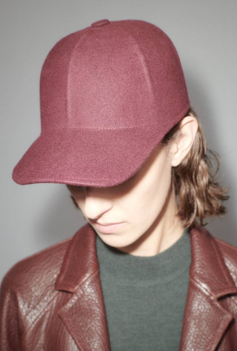 Odeeh Cap, English Red