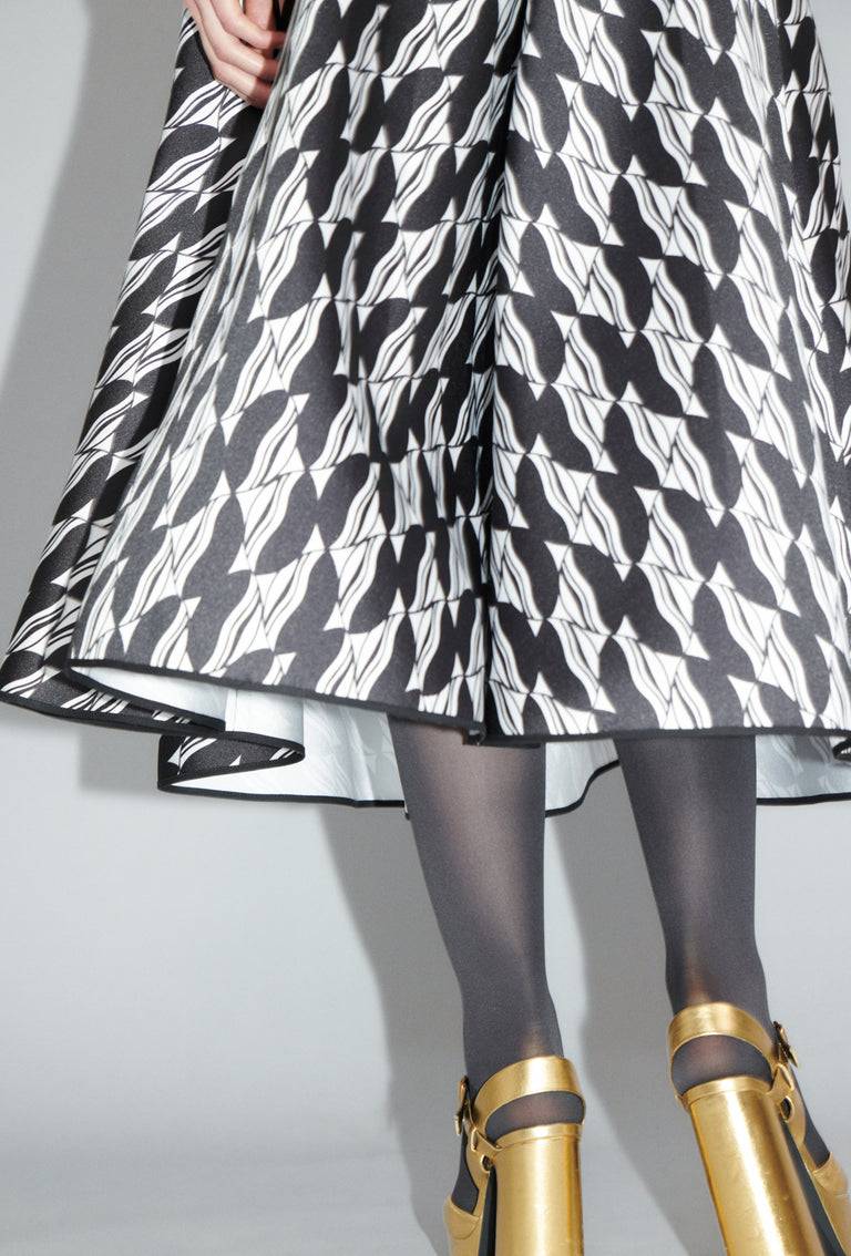 Odeeh Floating Objects Rock, Black White