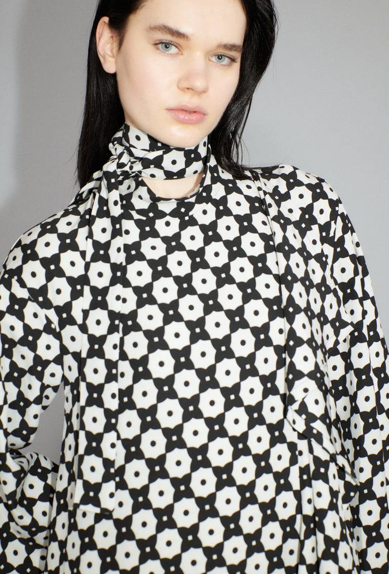 Odeeh Geometric Flowers Kleid, Black White