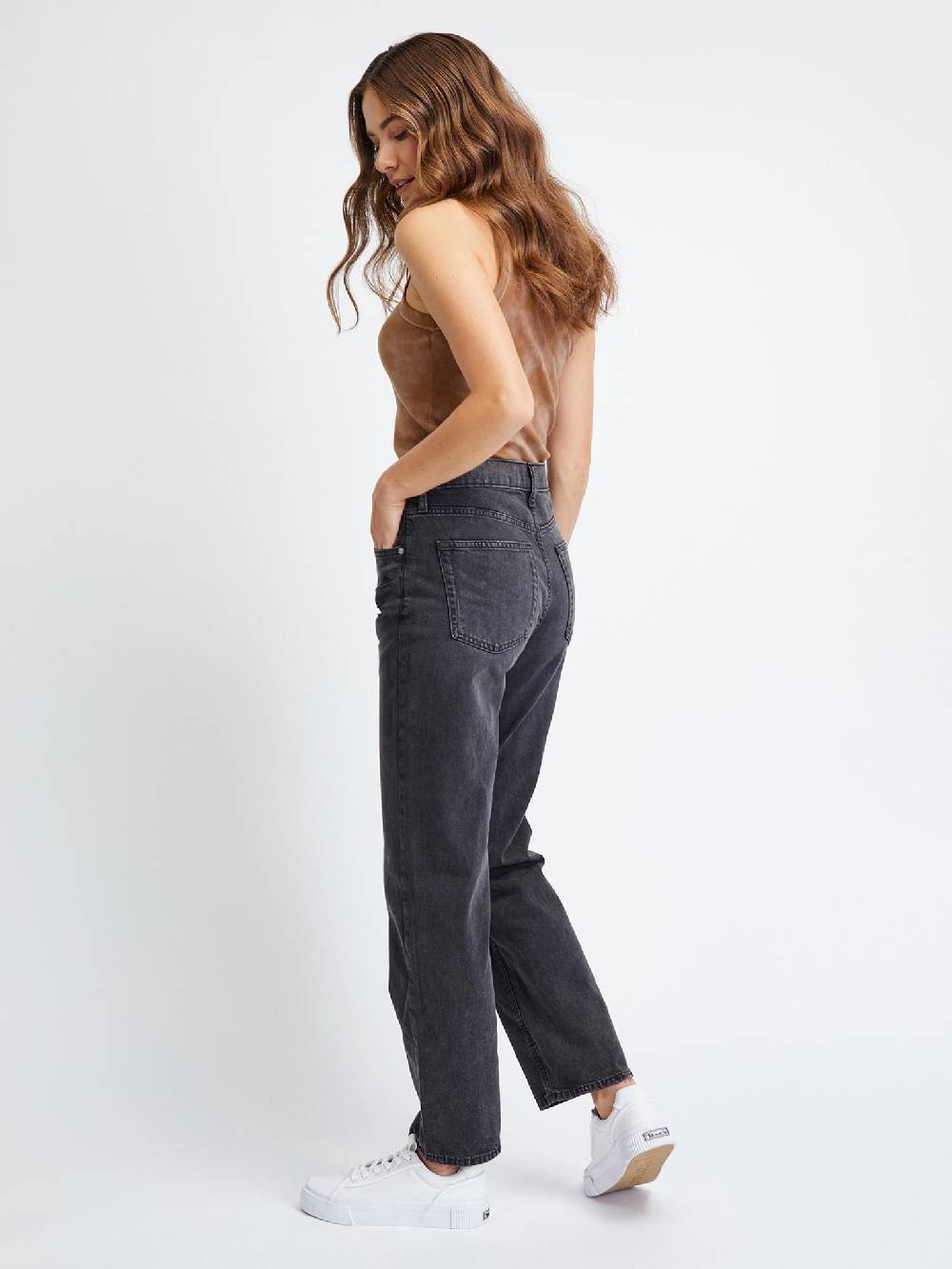 GAP Loose Mid Rise Washwell Jeans