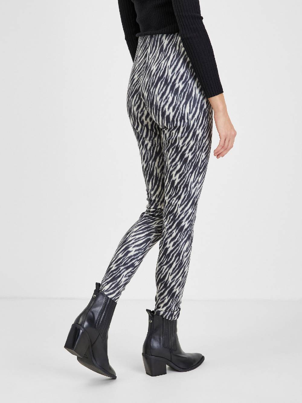 Orsay Hose