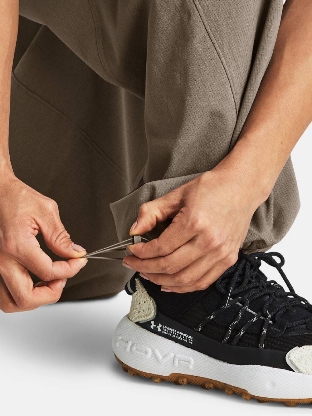 Under Armour UA Unstoppable Vent Parachute Hose