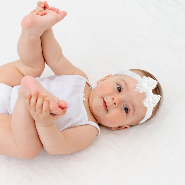 Parsa Beauty PARSA Baby Haarband Weiß Mit Spitzenschleife 1Stk