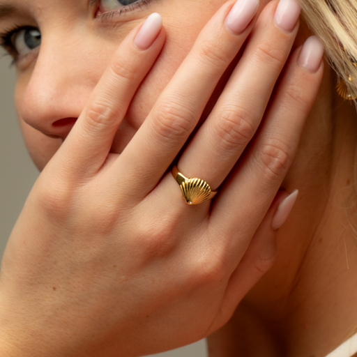 Paul Hewitt Scallop Ring Gold