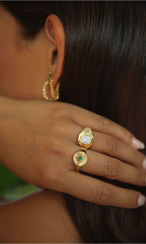 Paul Valentine Emerald Ring White