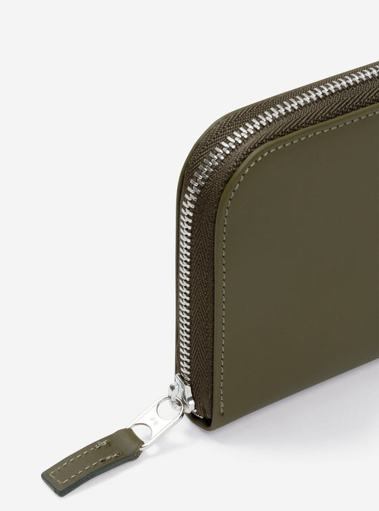 PB 0110 CM 3.1 Dunkeloliv