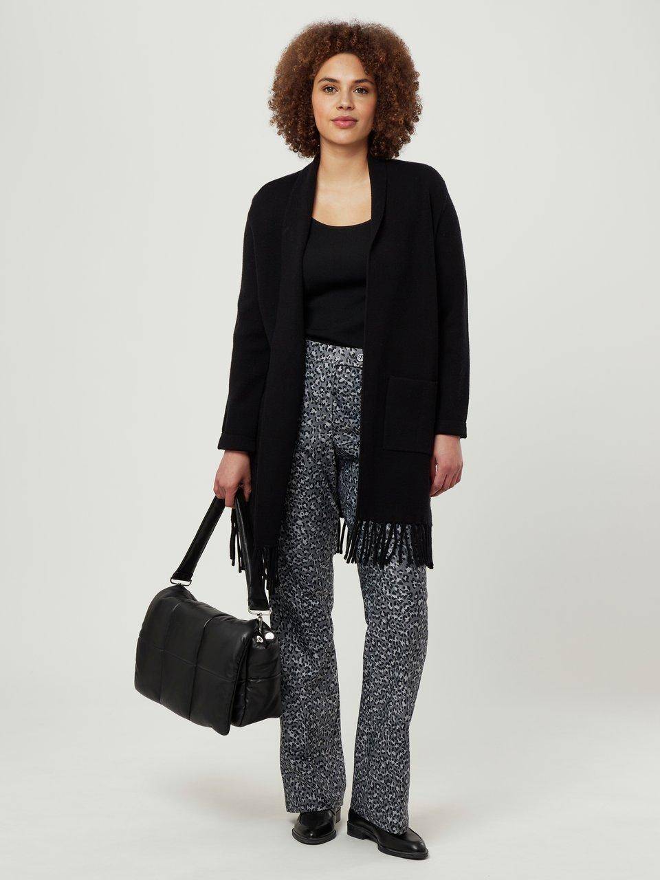 Emilia Lay Strickmantel