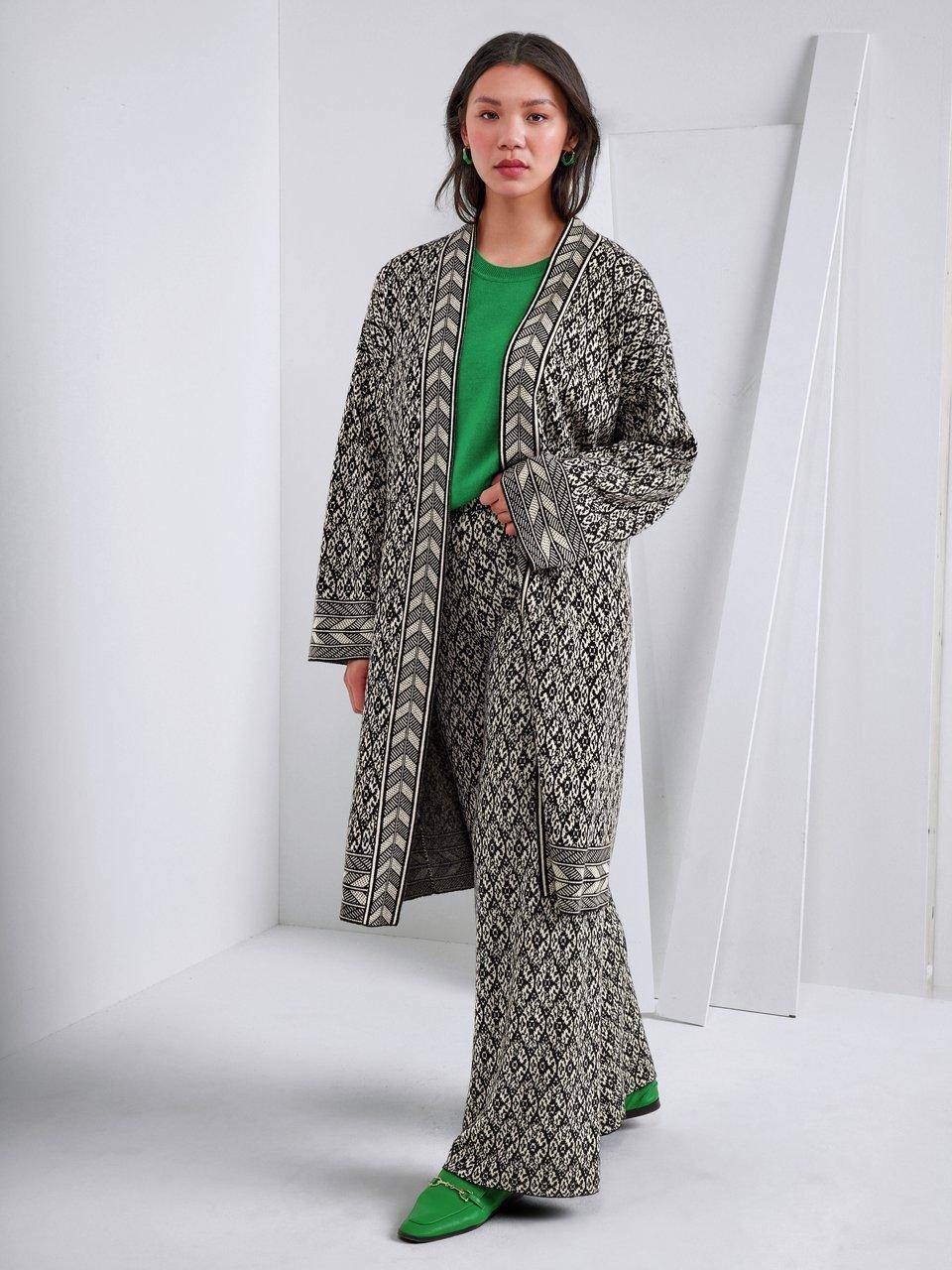 Emilia Lay Strickmantel