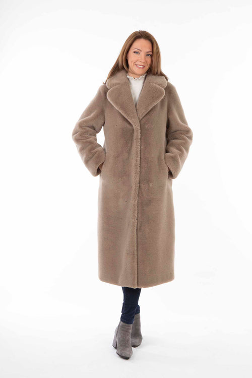 Petite M. Langer Kunstpelz Mantel In Sandfarbe Beige