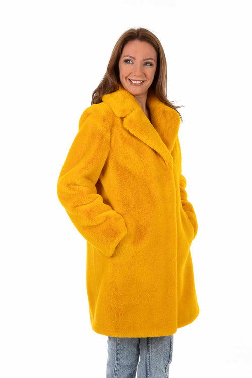 Petite M. Kunstfelljacke Gelb