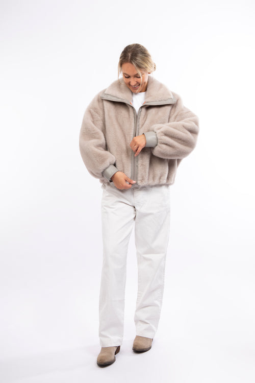 Petite M. Kunstpelz Bomberjacke in Silbergrau