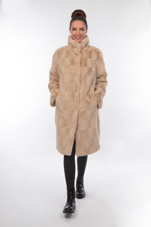 Petite M. Kunstpelz Mantel mit Stehbordkrage