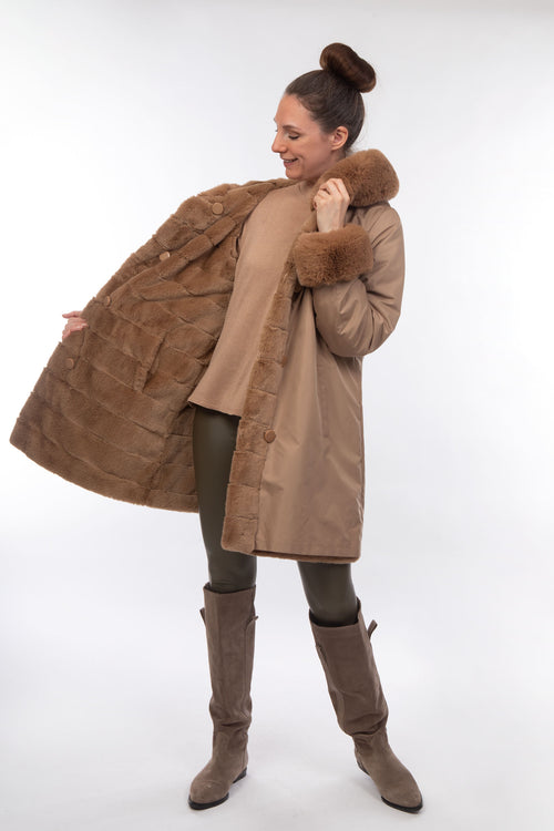 Petite M. Wendemantel mit Kapuze in Kunstfell und Microfaser, Farbe Camel