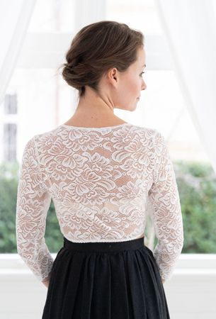 Pezzo D'oro Dirndlbluse Aus Elastischer Spitze Creme 3/4 Arm, Dirndlspitzenbluse