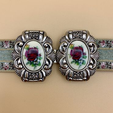 Pezzo D'oro Dirndlschließe Rosenmotiv Rot,Schürzenschließe,antiksilber