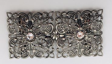 Pezzo D'oro Dirndlspangerl, Schürzenschließe, Swarovskisteine, Altsilber
